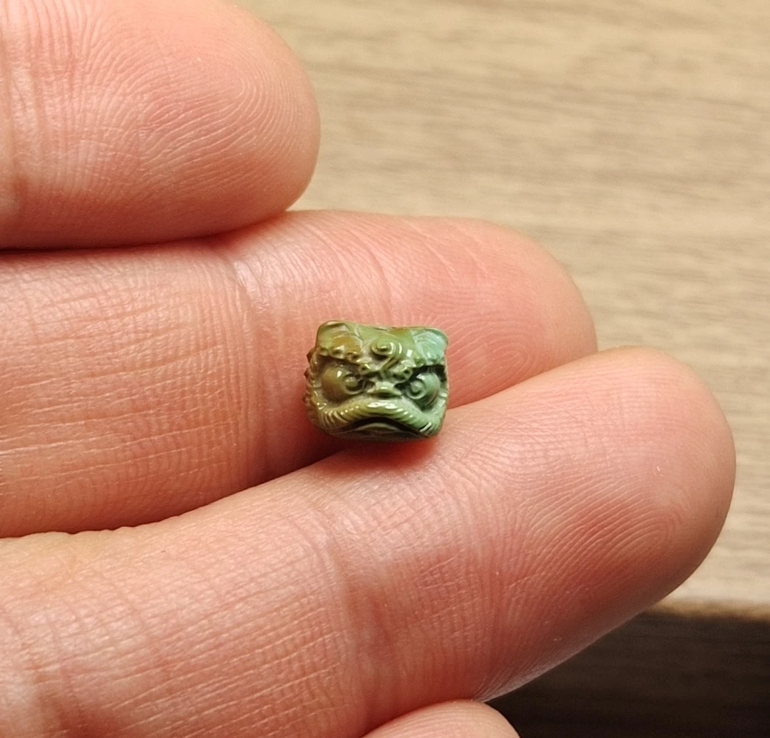 绿松石醒狮炫彩精工雕刻