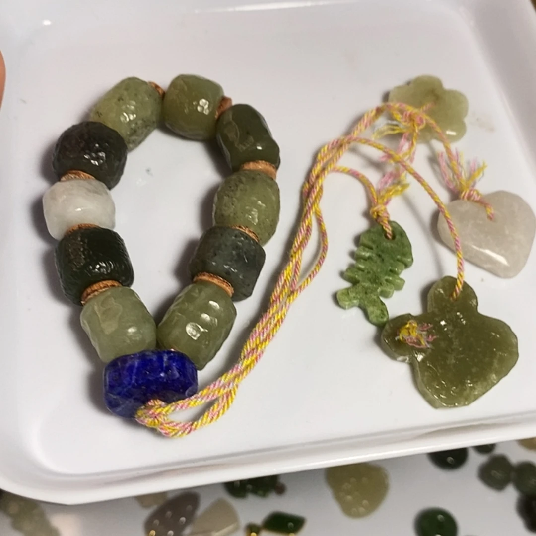 和田玉未镶嵌手链瑕疵品车挂件