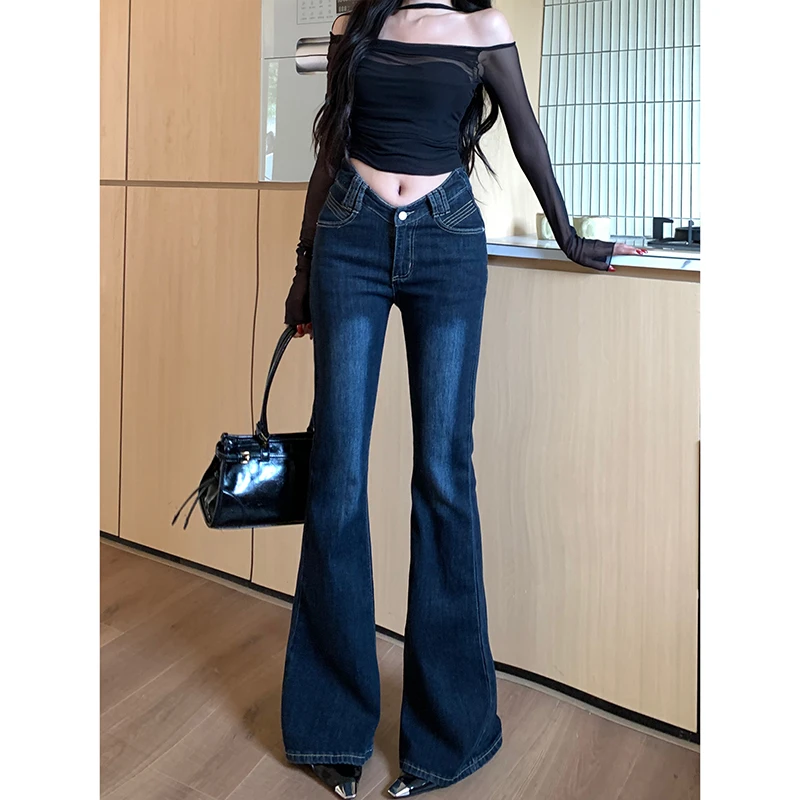 V型低腰性感微喇牛仔裤女2025早秋新款收腰弹力修身显瘦包臀长裤