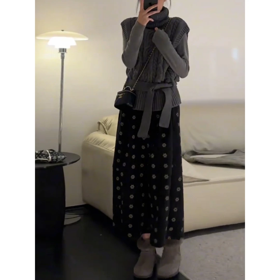 墙裂推荐！复古小花休闲裤女2025秋冬季时尚设计感加厚八分阔腿裤