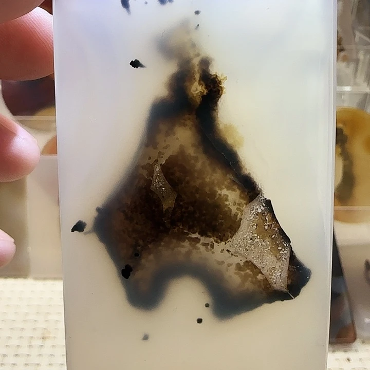 玛瑙/玉髓未镶嵌珠宝奇石