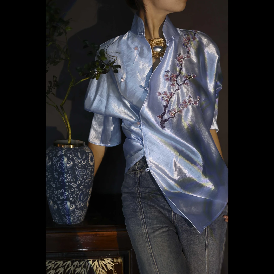 【玉·改】XM春夏季新中式国风莱赛尔立领重工钉珠明制斜襟女士上衣