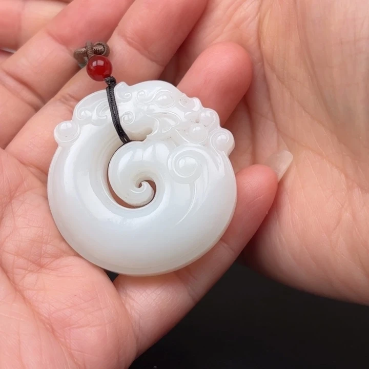 未镶嵌和田玉挂件时**语