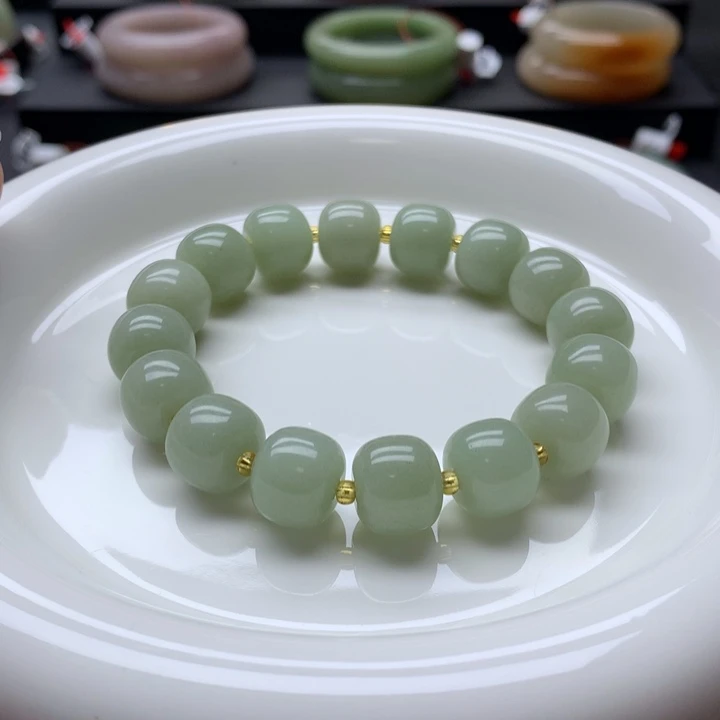 未镶嵌手镯石英岩玉