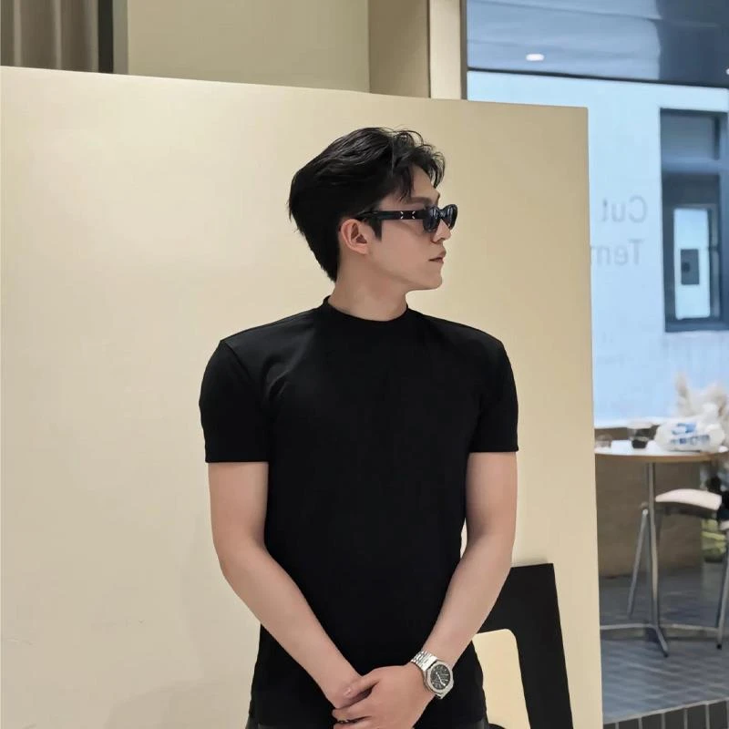 王嘉尔同款黑色收袖口正肩t恤男夏季修身显肌肉短袖男款棉短袖