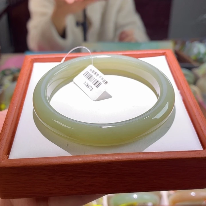 和田玉未镶嵌手镯7。 59