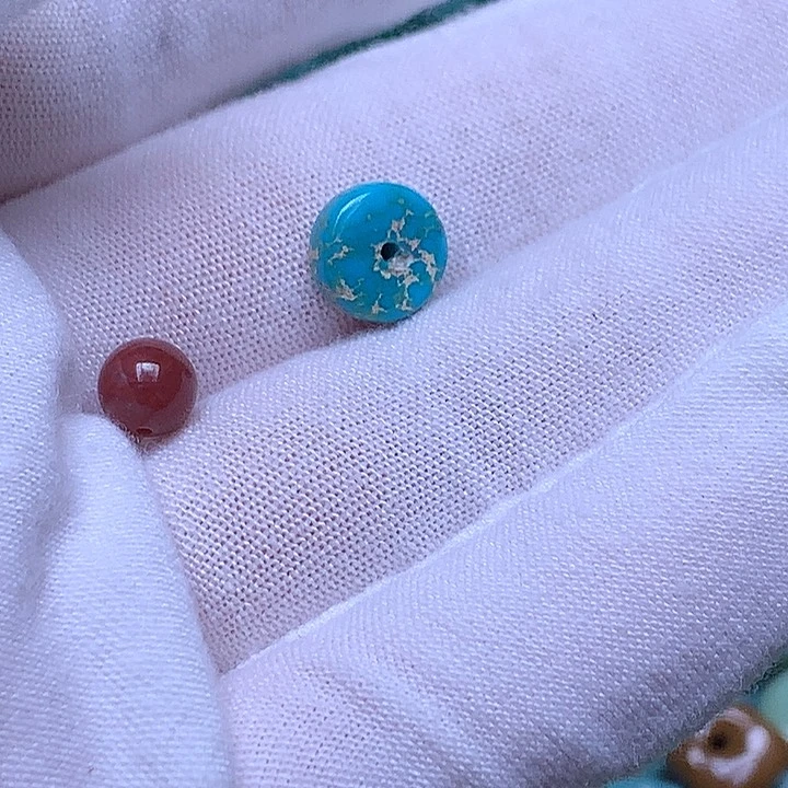 南红玛瑙未镶嵌珠宝奇石