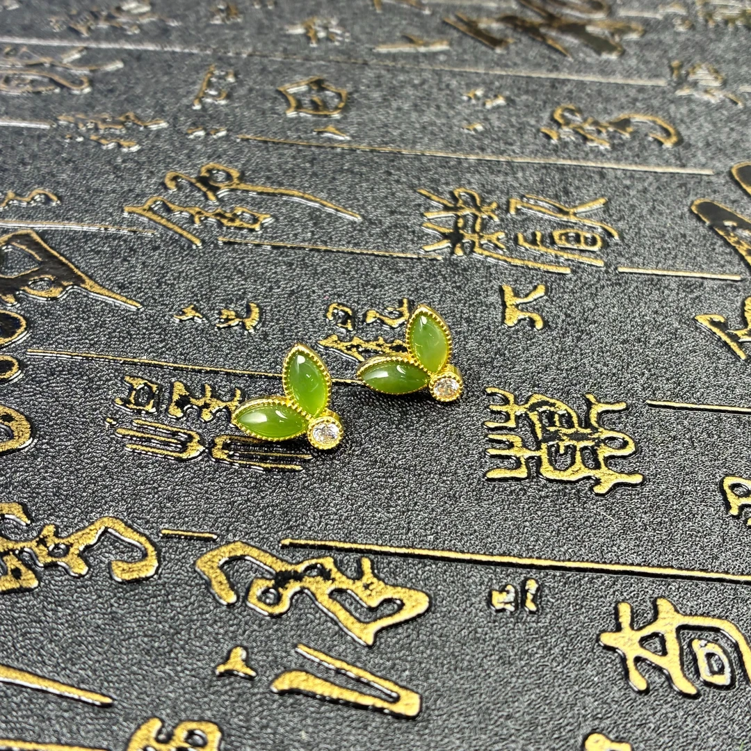 和田玉马眼耳钉【小北质检】ZJH02Z107多样性发一