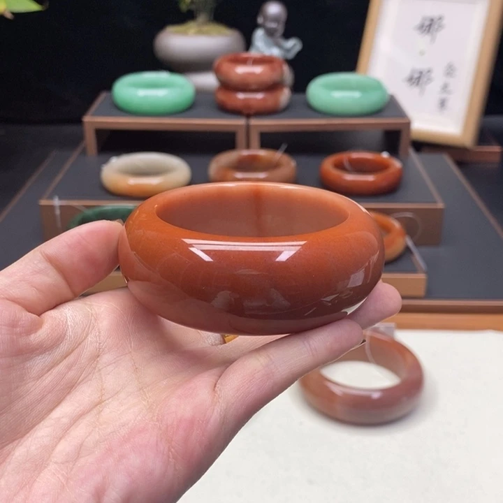 诗***@石英质玉未镶嵌佘