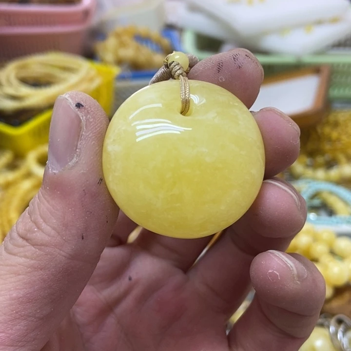 蜜蜡未镶嵌裸石吊坠