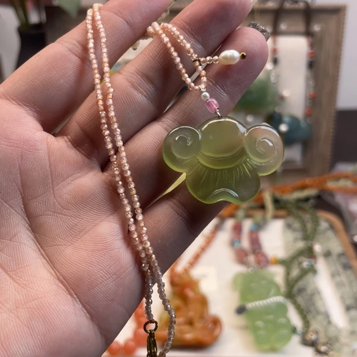 蛇纹石玉吊坠未镶嵌