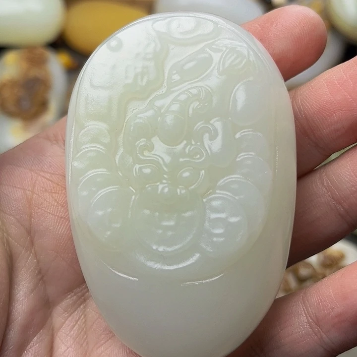石材方解石手把件貔貅