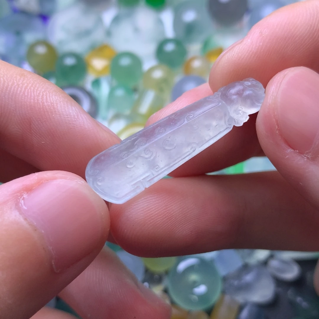 定制翡翠未镶嵌挂件