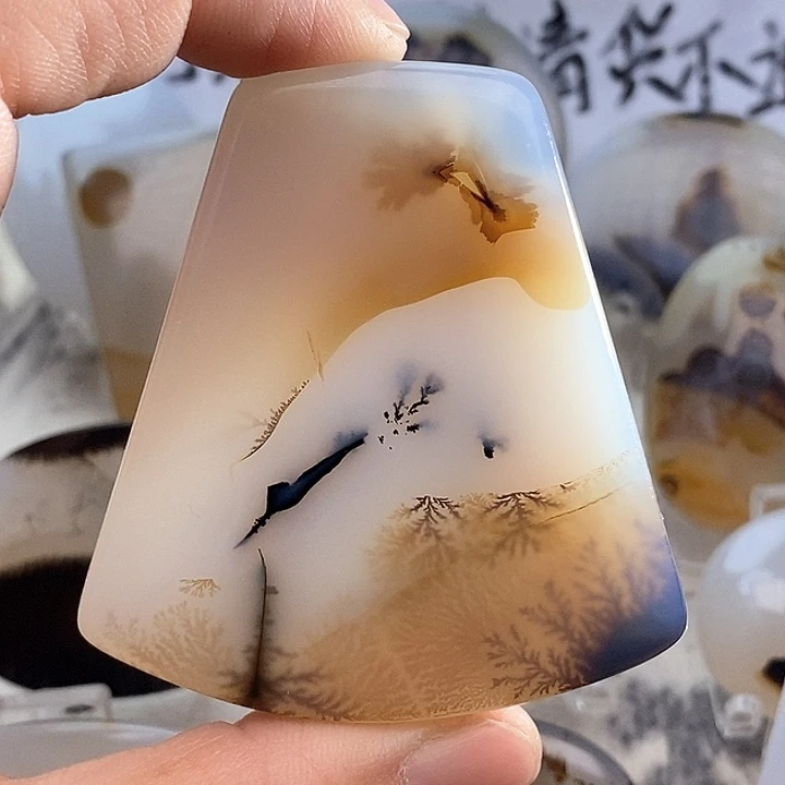 玛瑙/玉髓颈饰未镶嵌