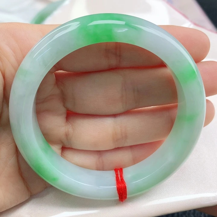 翡翠手镯未镶嵌阳绿54