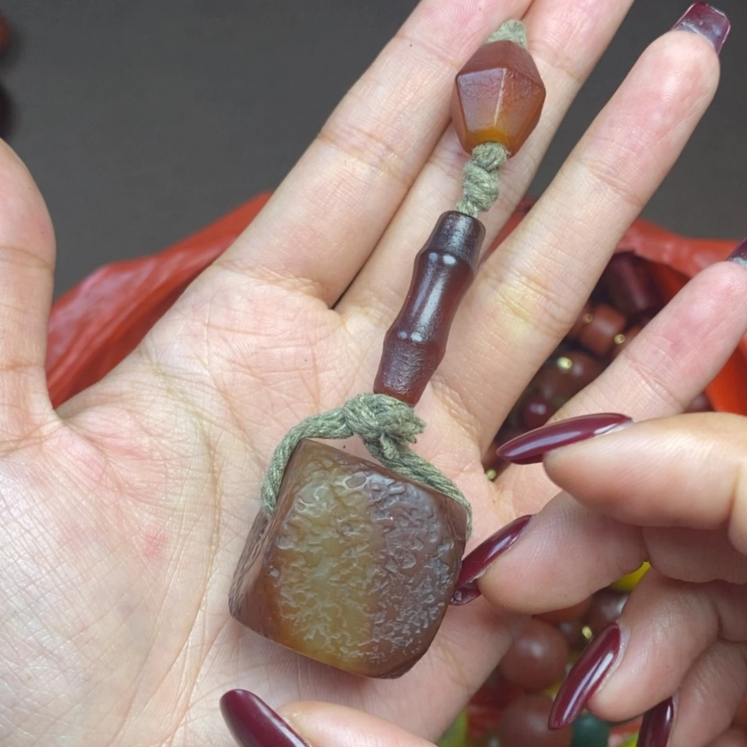 玛瑙/玉髓颈饰未镶嵌