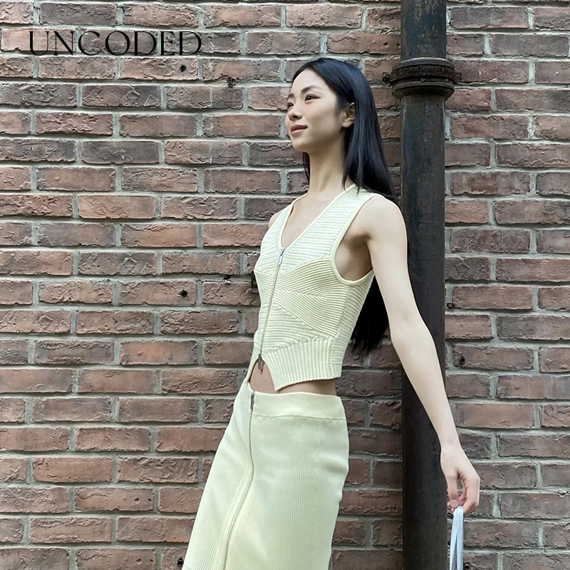 UNCODED黄色小V领无袖针织衫气质显瘦百搭简约修身上衣 KWFR2W238