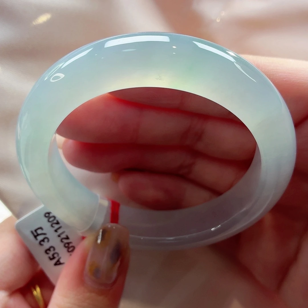 翡翠未镶嵌手镯22（5号）有包容