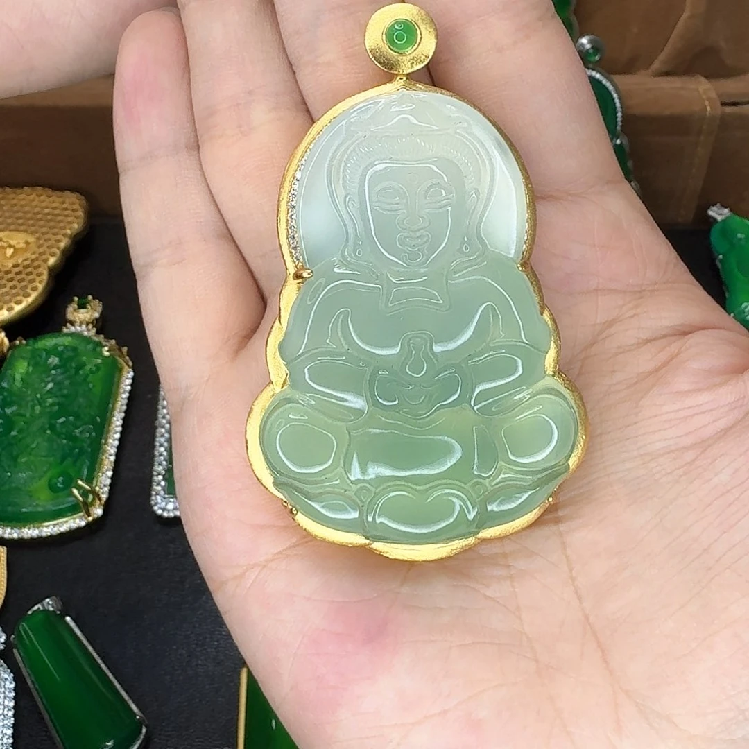 玛瑙/玉髓观音未镶嵌油青