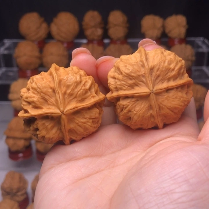 文玩核桃吊坠28牡丹四楞