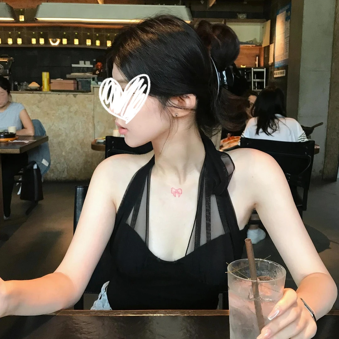 2025年夏季性感辣妹网纱拼接挂脖吊带背心修身显瘦收腰无袖女上衣