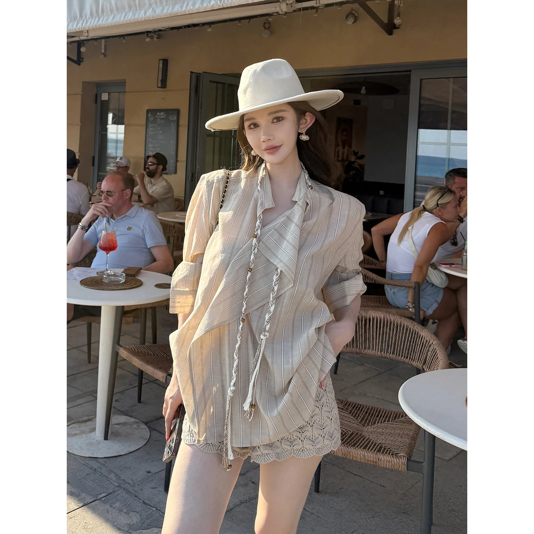 时尚气质显瘦小众设计感衬衫女秋季高级感时尚气质别致翻领短衬衫