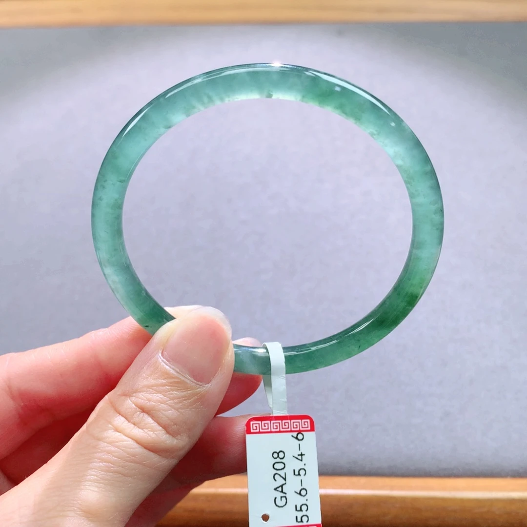 翡翠手镯未镶嵌天然翡翠手镯
