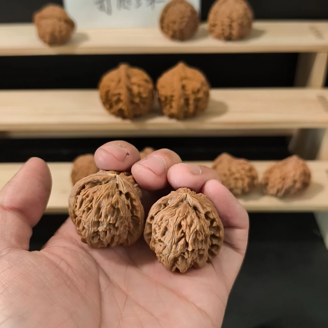 文玩核桃吊坠35白狮子