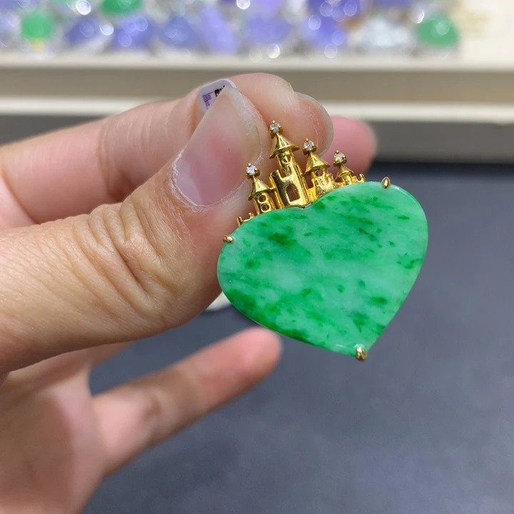 翡翠颈饰18K金镶嵌翡翠