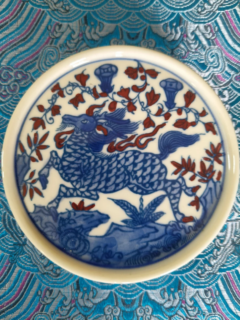 景德镇陶瓷全手工手绘黄稀土麒麟盖置