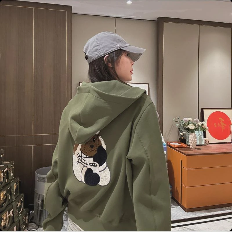 BETTERJOELAY -【滑雪小熊】百搭时尚宽松开衫简约通勤风卫衣KH1683