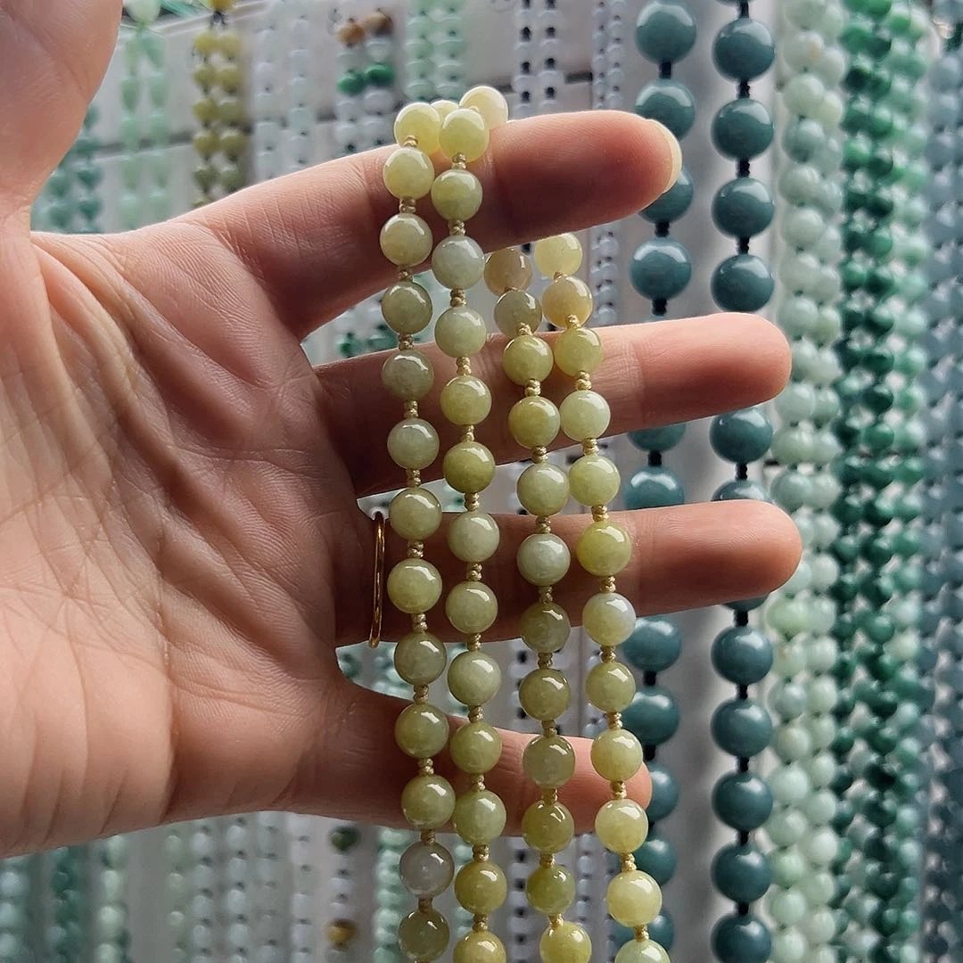 翡翠颈饰未镶嵌杰*