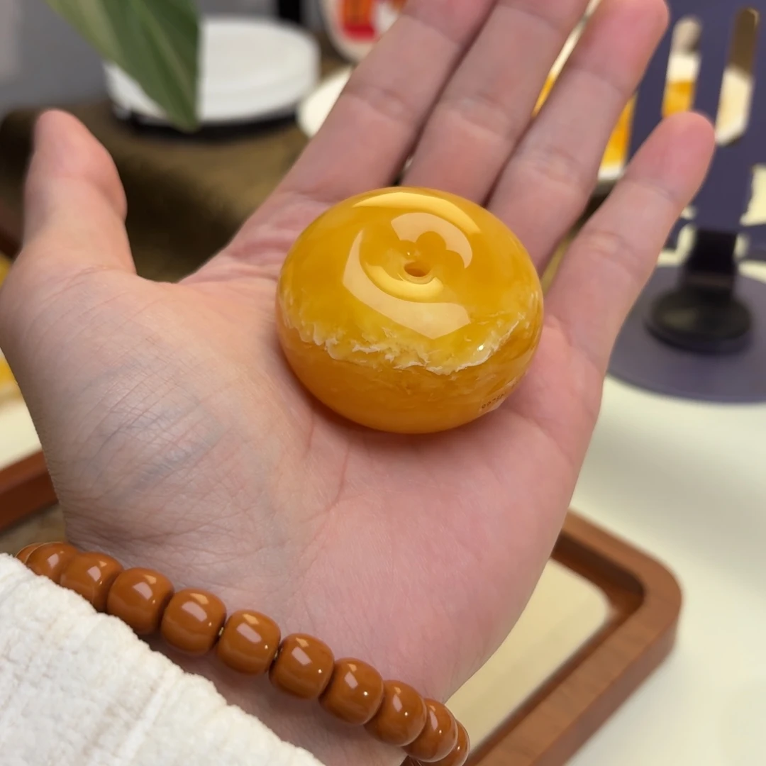 琥珀未镶嵌裸石鸡油红瓷白花大平安扣