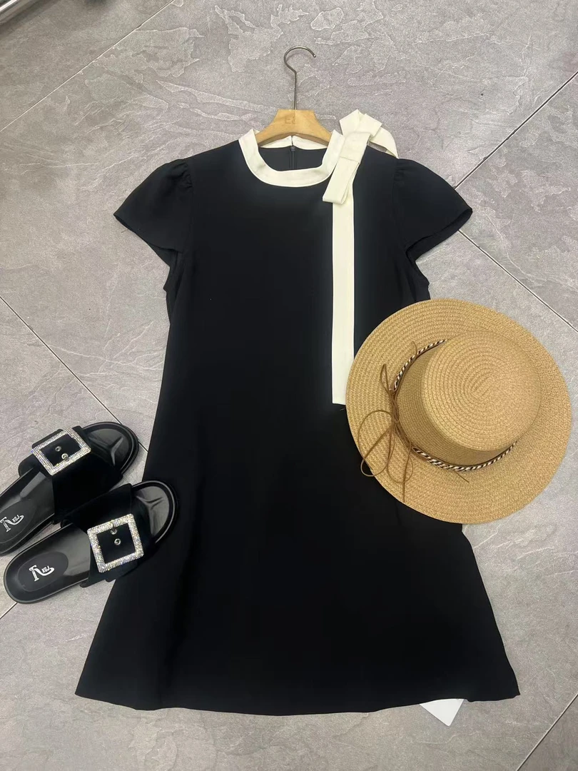 V家 圆领蝴蝶结减龄连衣裙