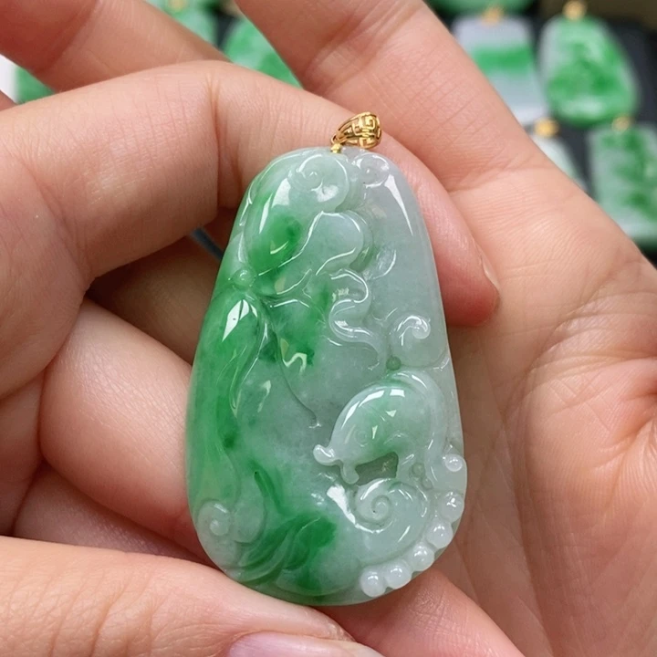 翡翠颈饰未镶嵌吊坠