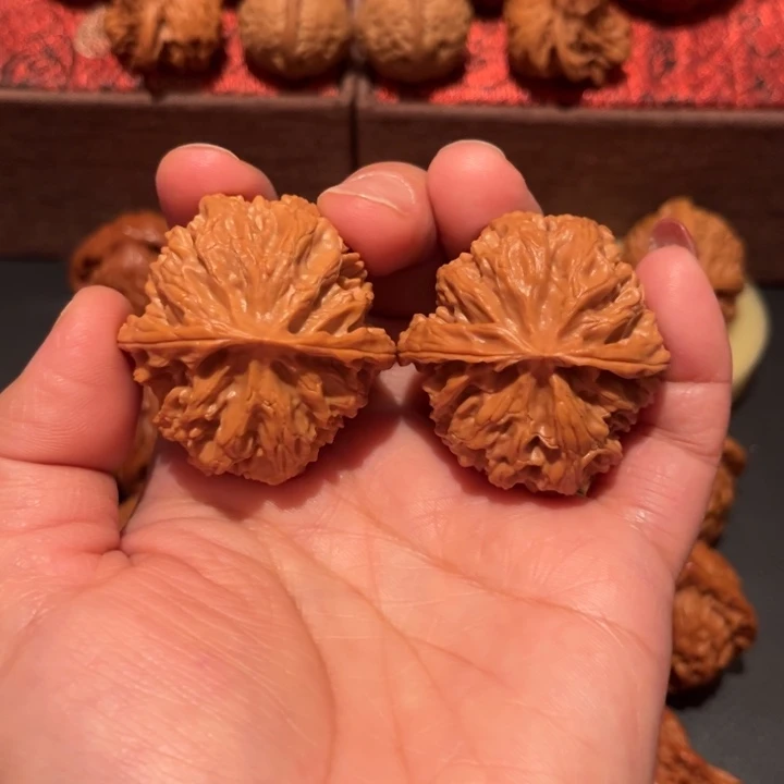 文玩核桃吊坠苹果园