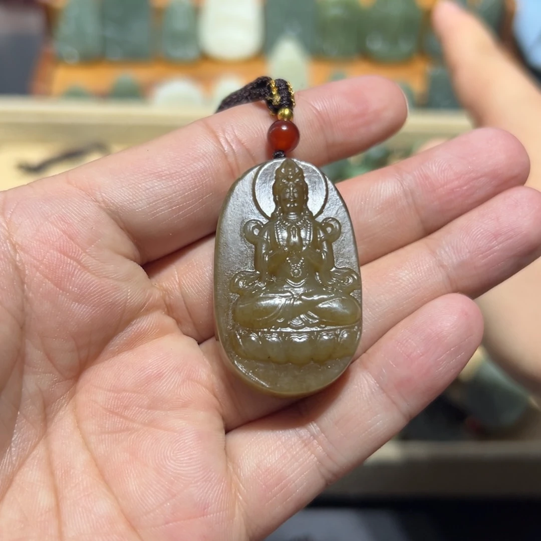 和田玉未镶嵌颈饰迎**歌