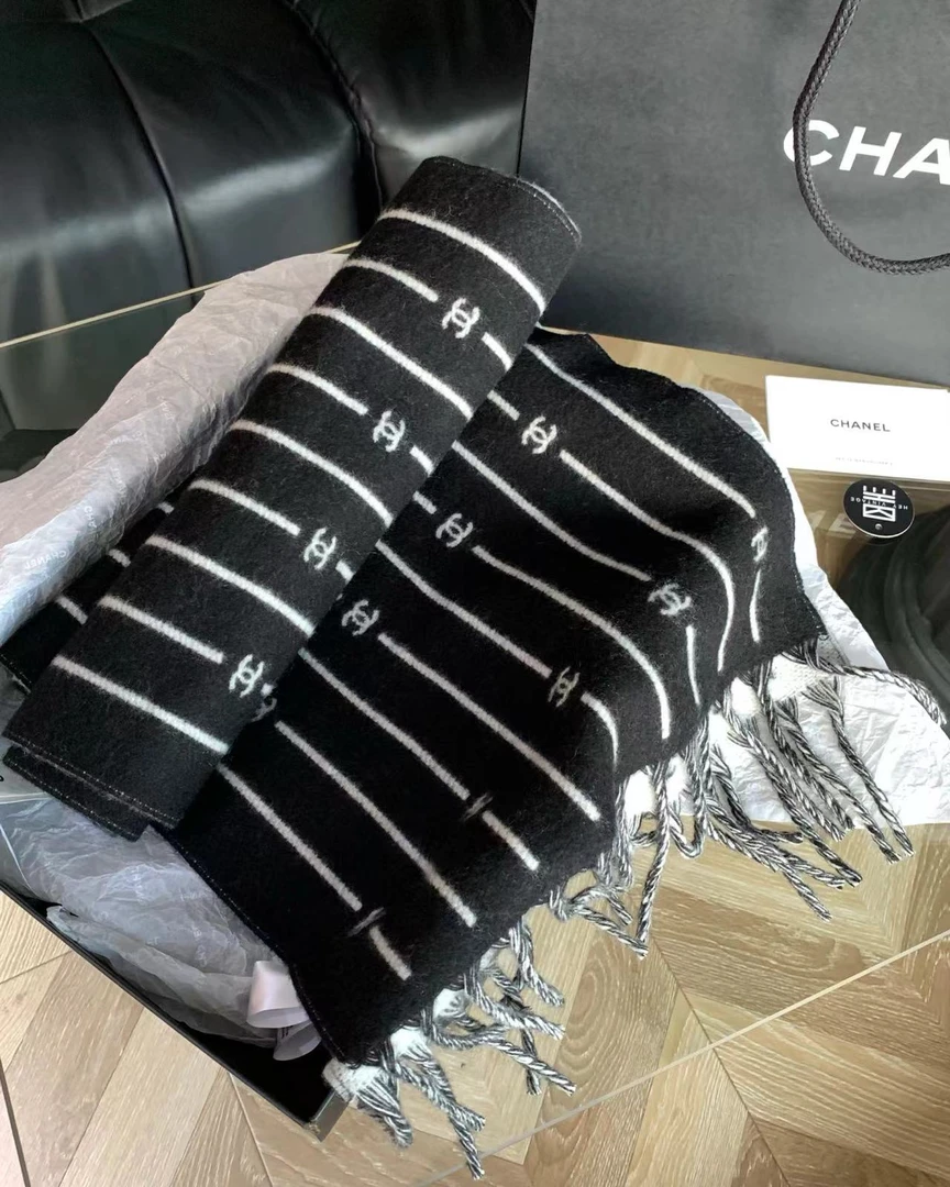 未使用 Chanel/香奈儿 25B小logo双面羊绒围巾 16529053