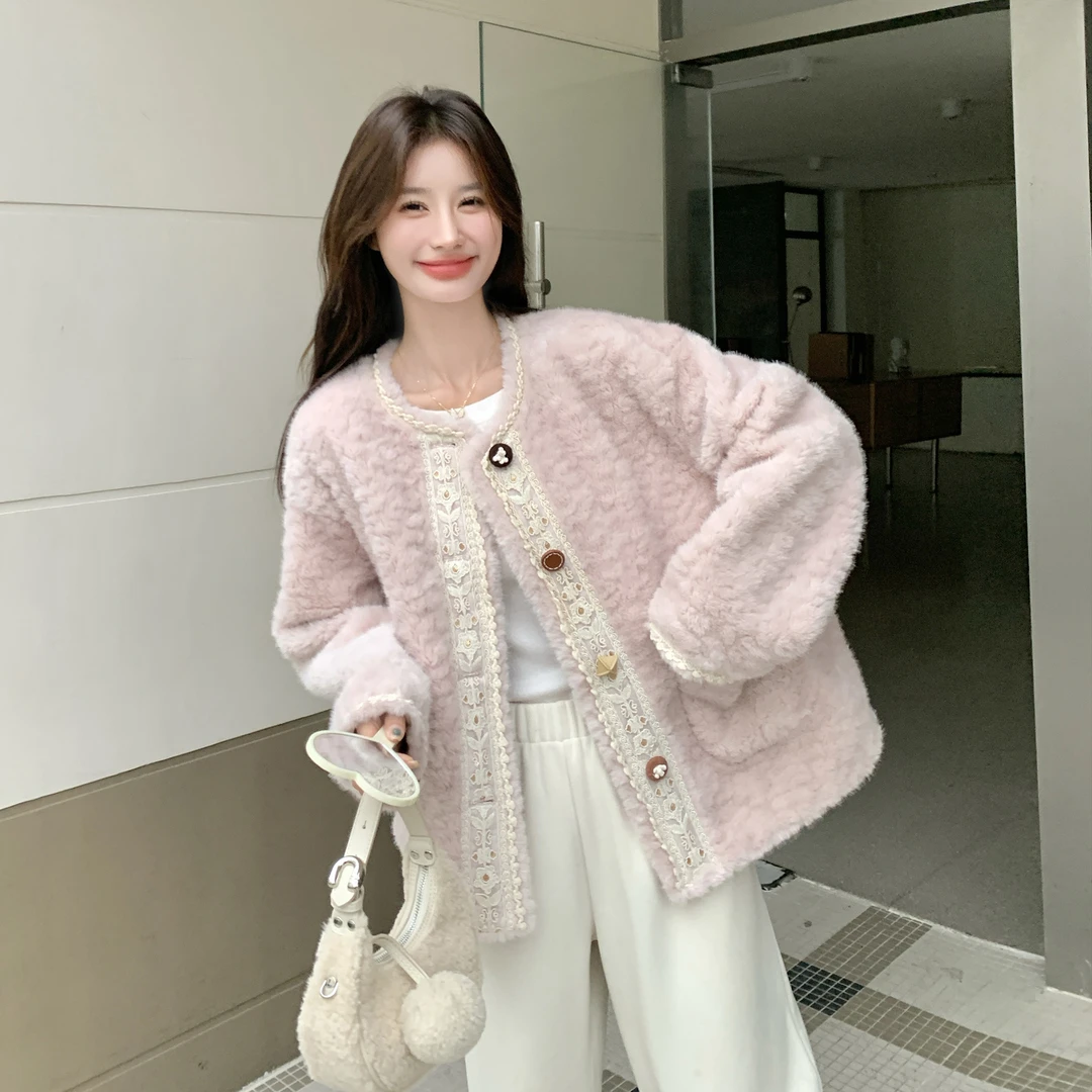 粉色氛围感蕾丝拼接羊羔毛外套女2025秋冬季新款时尚保暖皮毛一体