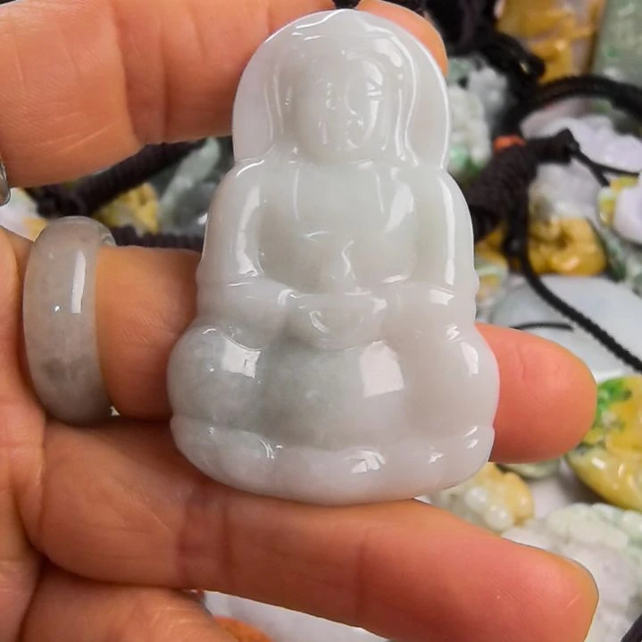 翡翠颈饰未镶嵌吊坠