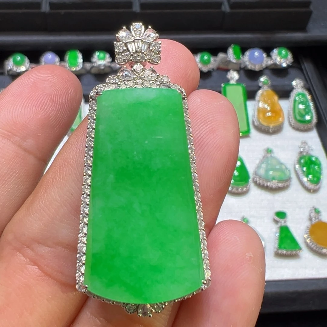 翡翠颈饰18K金镶嵌收货48小时鉴赏期