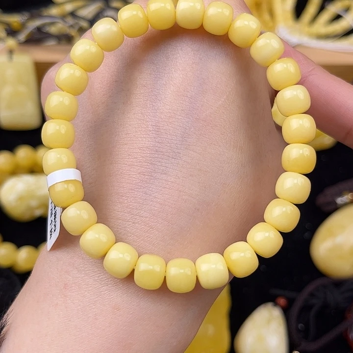 琥珀未镶嵌颈饰琥珀