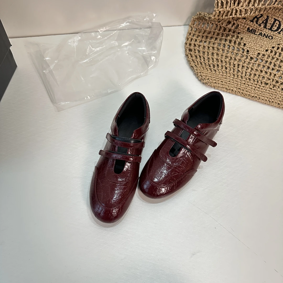 25年春季简约百搭舒适内增2cm柔软欧若风时尚休闲女士真皮单鞋