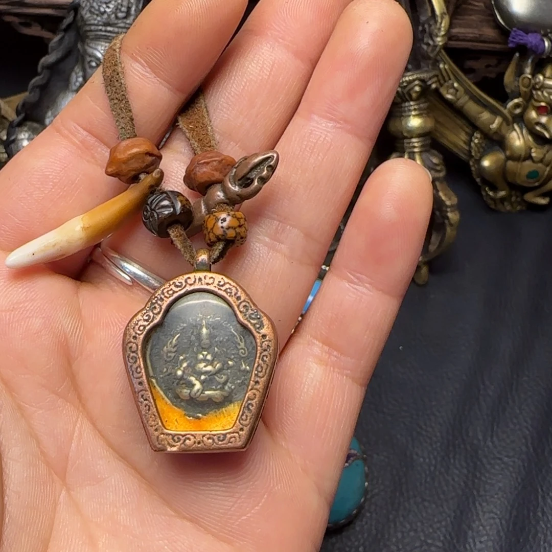 远***o泥塑。藏传牌子？藏传牌子