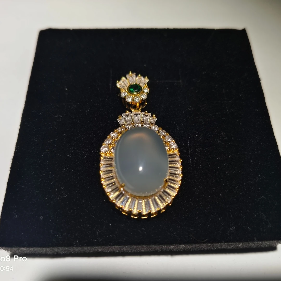 B065 天然玉石吊坠