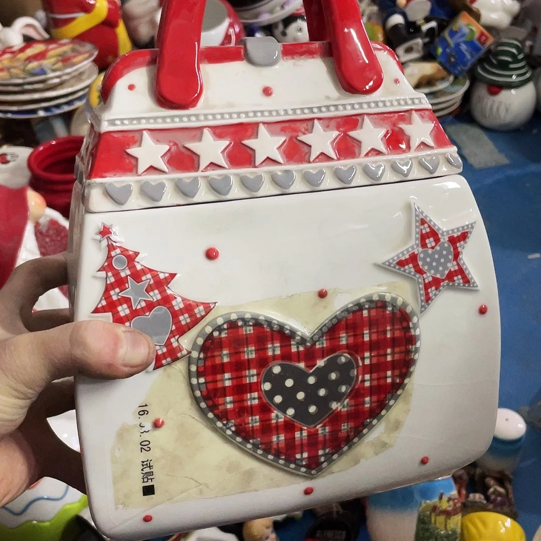 摆件  磕碰。封釉。