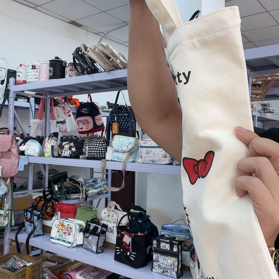 PU化妆包等各种产品和