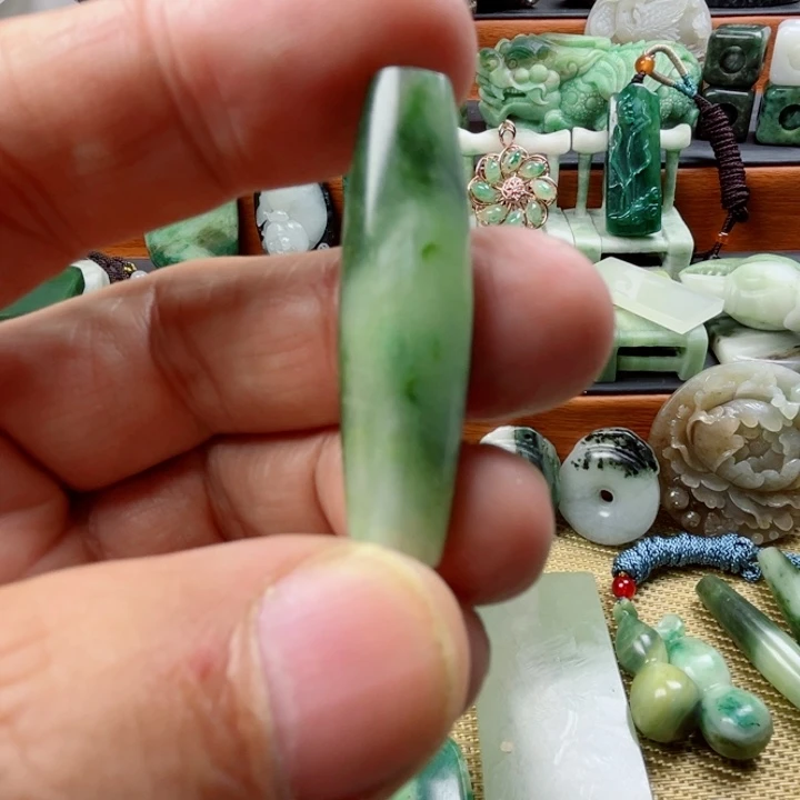 独山玉未镶嵌珠宝半成品