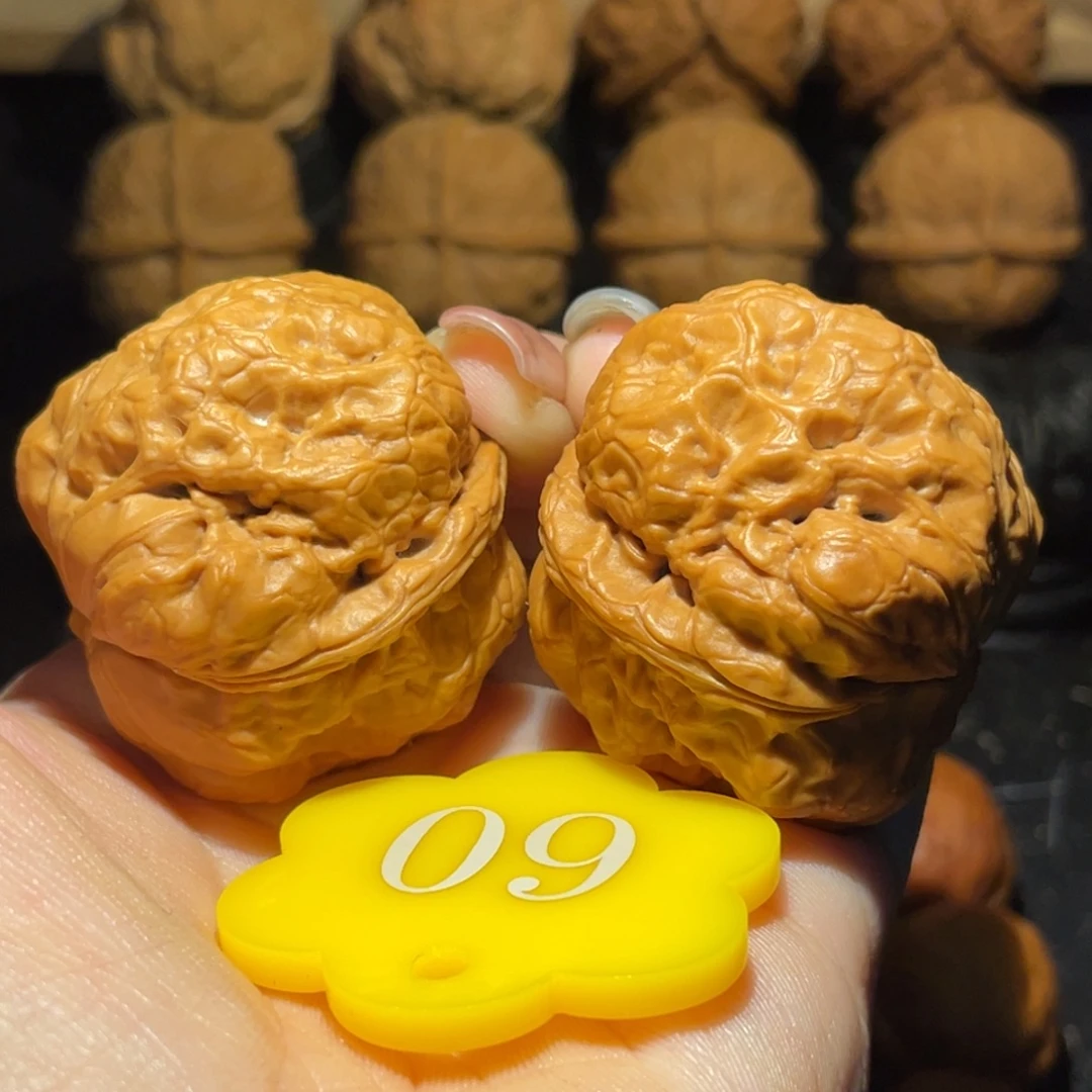 灭霸38尺寸核桃。