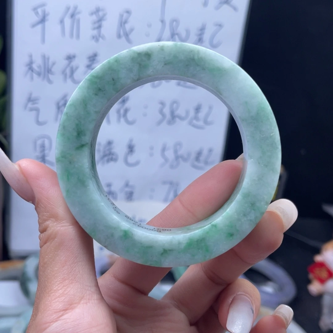 定制翡翠未镶嵌手镯